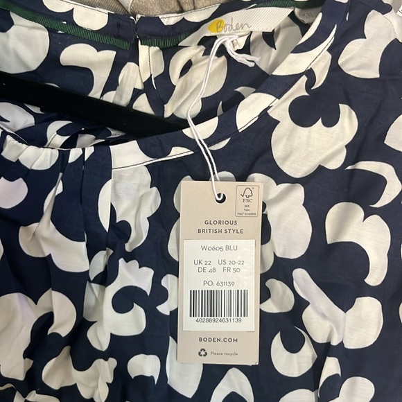 Navy/white sleeveless top - Picture 3 of 6